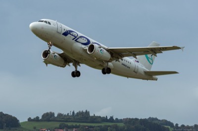 S5-AAP  Airbus A-319-132