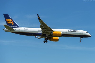 TF-FII Boeing 757-208(WL)